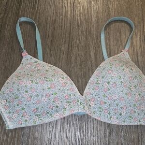 Victoria Secret Sz. 34C Blue Floral Lined Wireless Bra
